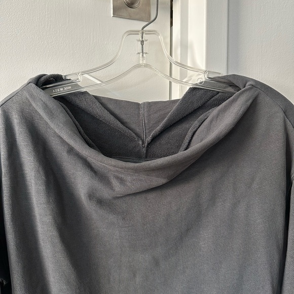 NWOT Pilcro By Anthropologie Cowl Neck Grey Sweatshirt Size XS - Picture 2 of 4
